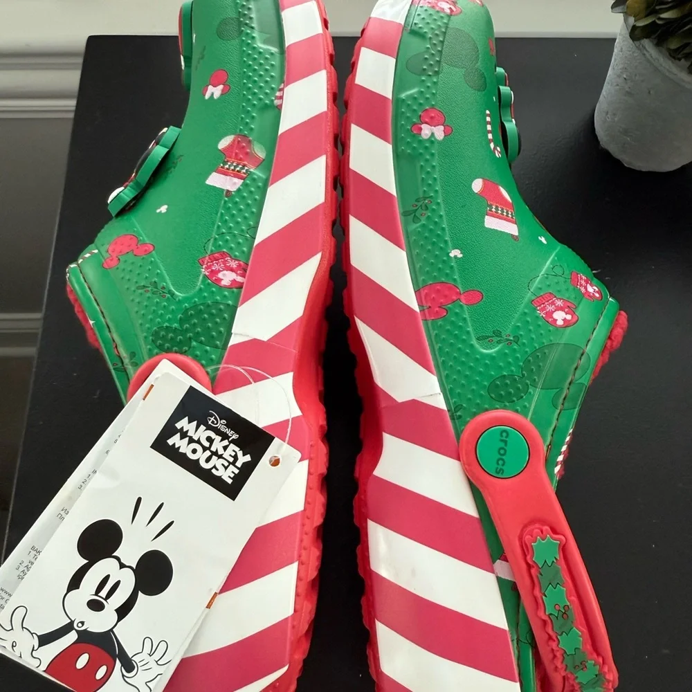 Crocs NWT Mickey Mouse Holiday Lined Clog Unisex